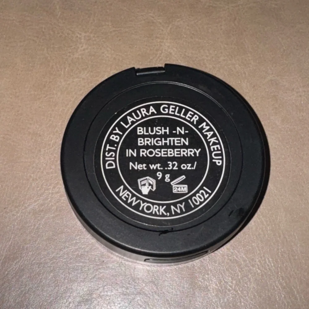 Laura Geller Blush in Roseberry